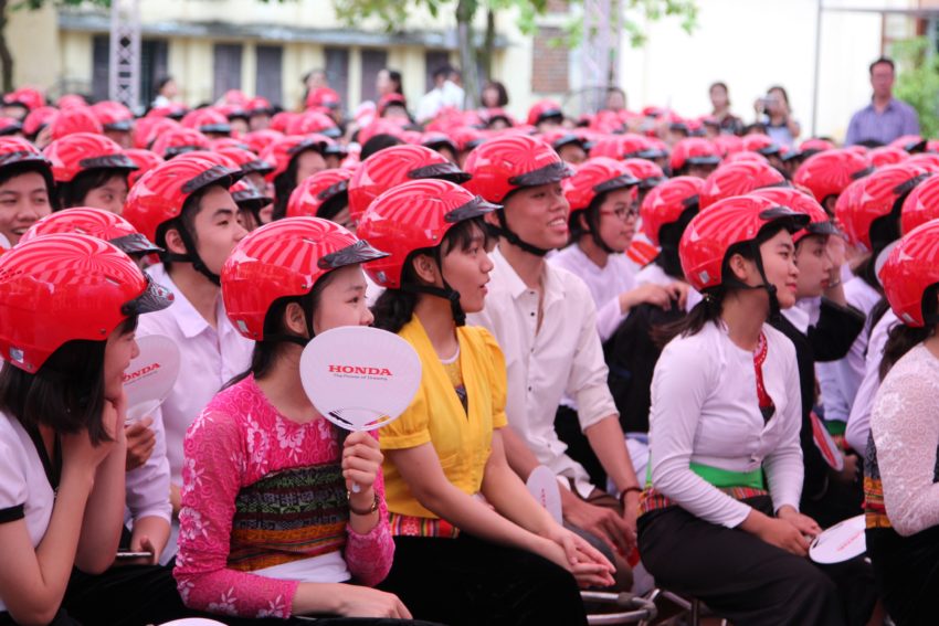 Phát động Chương trình trao tặng 20.000 mũ bảo hiểm năm 2018 “Cùng Honda chắp cánh tương lai”